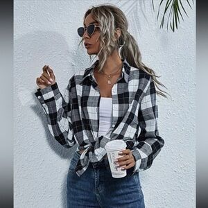 dip Women’s black and white buffalo plaid button-down shirt SIZE XS Classic